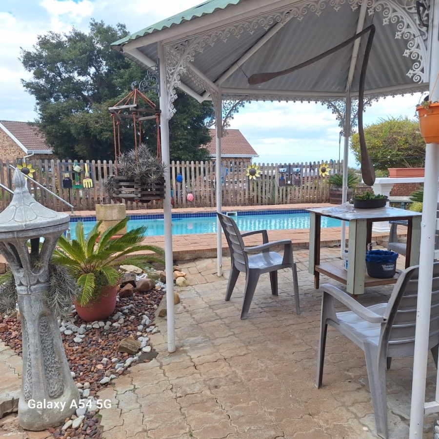4 Bedroom Property for Sale in Hartenbos Heuwels Western Cape